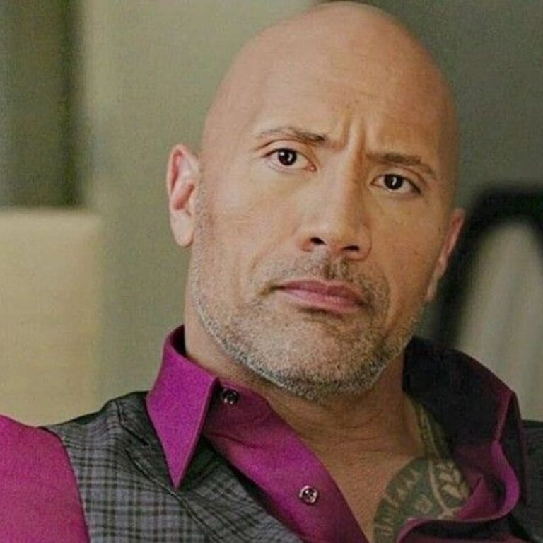 Meme The Rock nhếch lông mày - Dwayne Johnson meme