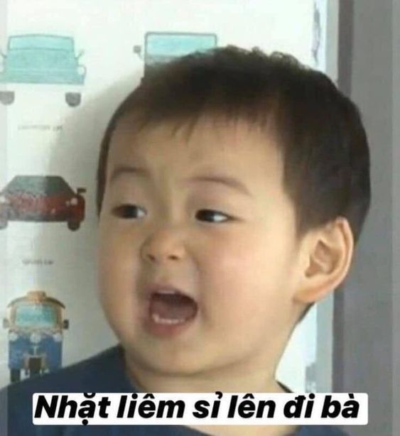 meme em bé buồn chán