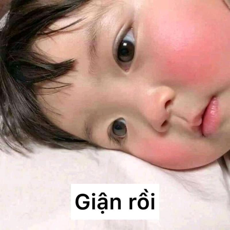 meme em bé dỗi cute