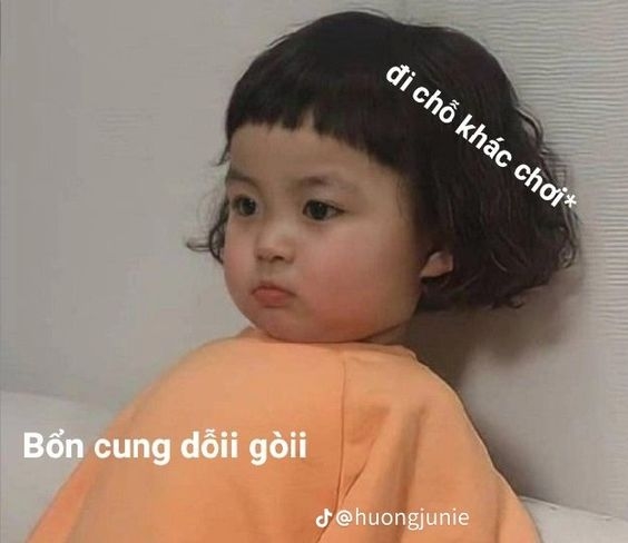 meme em bé cười vui vẻ